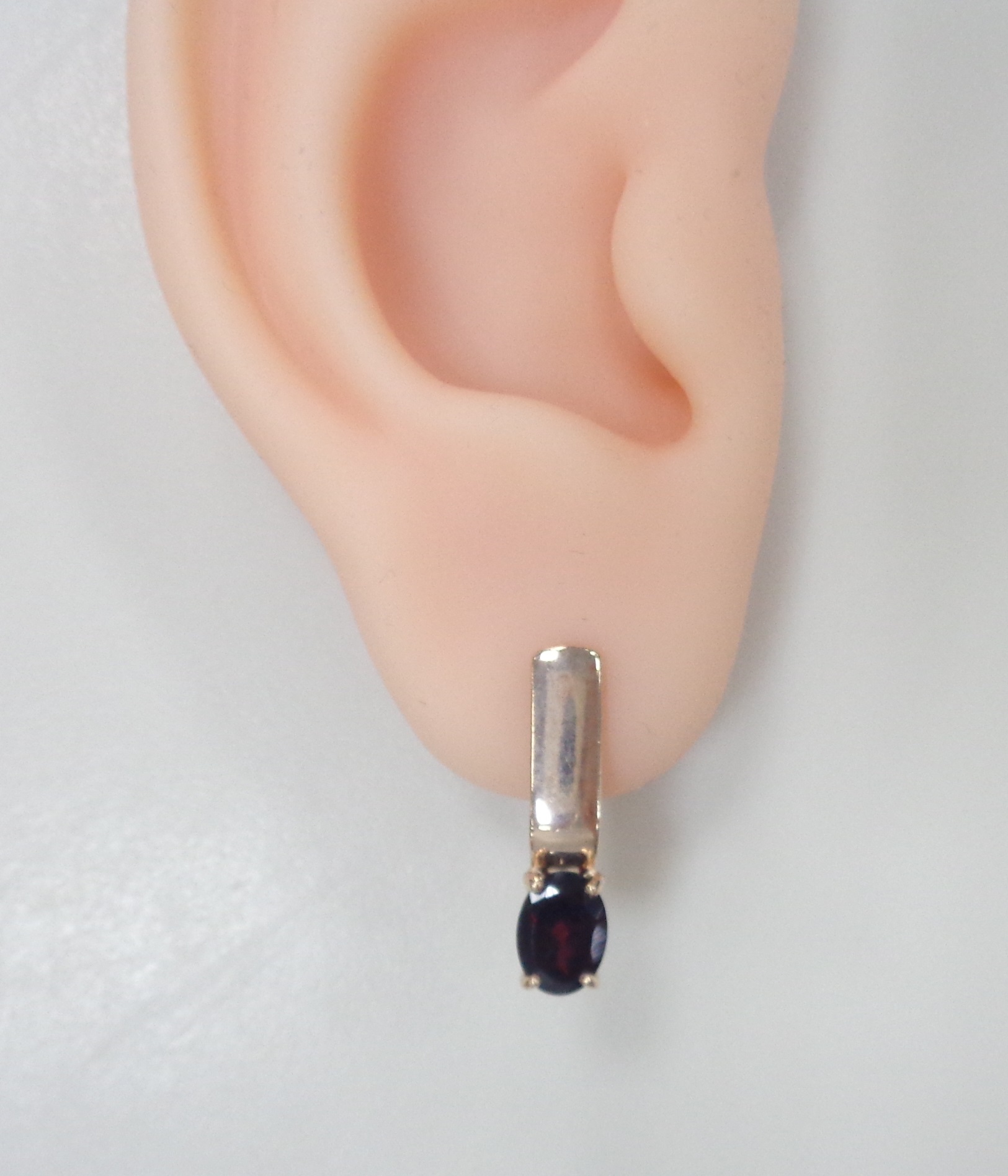 Серебряные серьги с гранатами